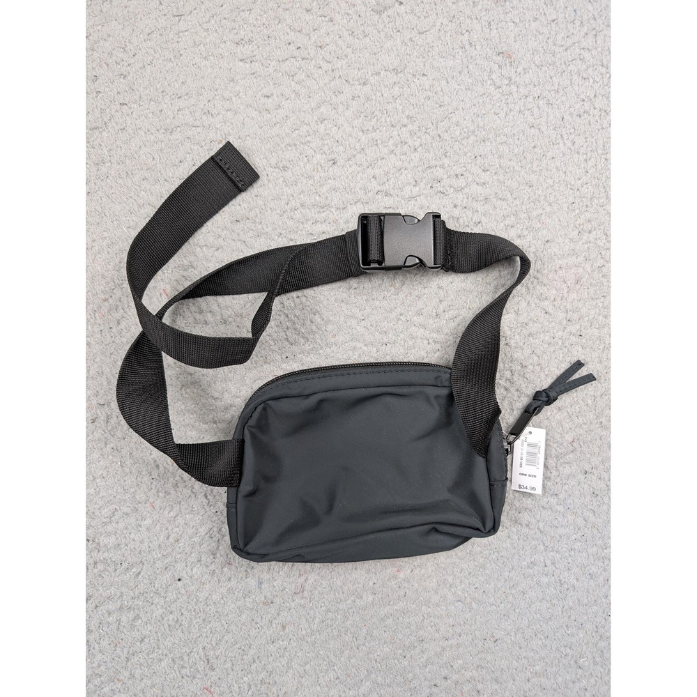 GAP Crossbody Belt Bag Womens Small Black Adjustable Strap Zip Fanny Pack Travel - Picture 2 of 9